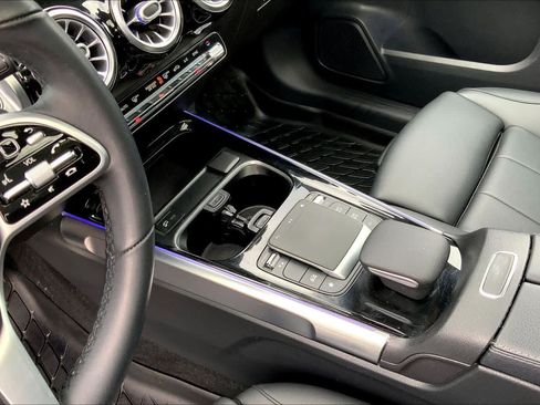 Certified 2021 Mercedes-Benz GLB 250 4MATIC image 17