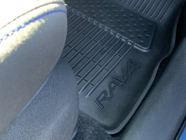 Used 2024 Toyota RAV4 SE w/ Convenience Package AWD/4WD image 14