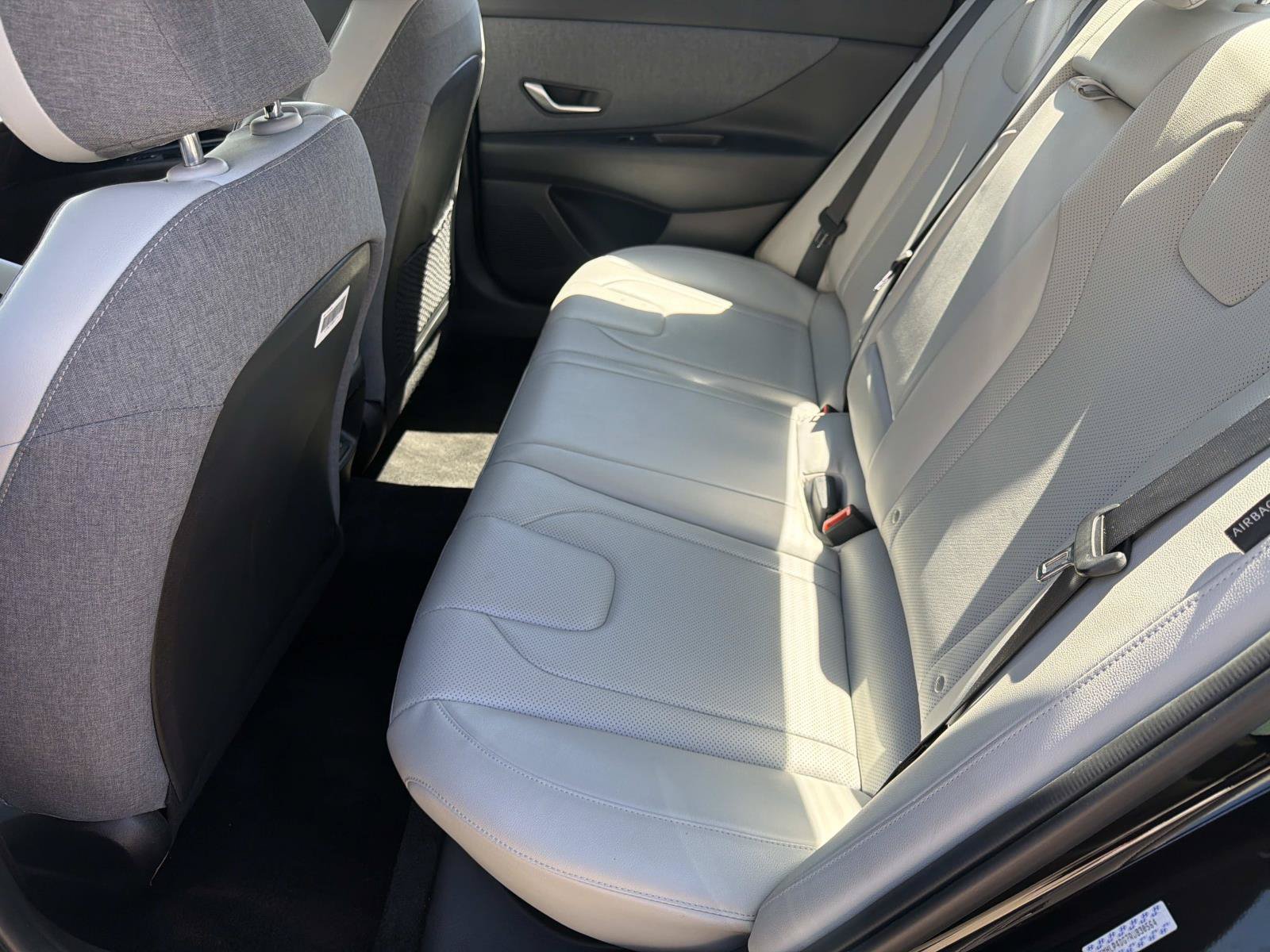 Used 2024 Hyundai Elantra Limited FWD image 11
