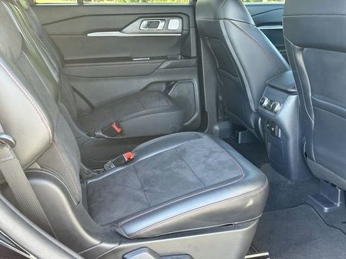 Used 2025 Ford Explorer ST w/ Sun And Sound Package AWD/4WD image 16