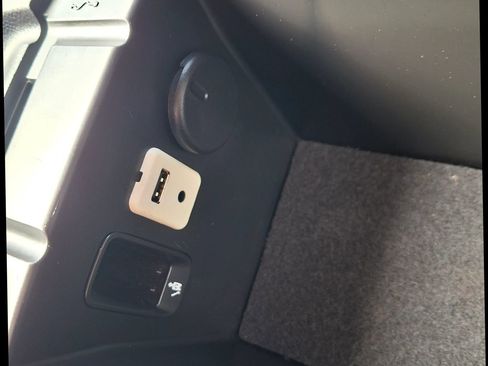 Used 2015 Chevrolet SS image 21