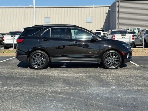 Used 2022 Chevrolet Equinox RS w/ LPO, Floor Liner Package image 4