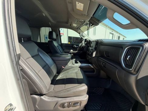 Used 2020 Chevrolet Silverado 1500 LTZ AWD/4WD image 18
