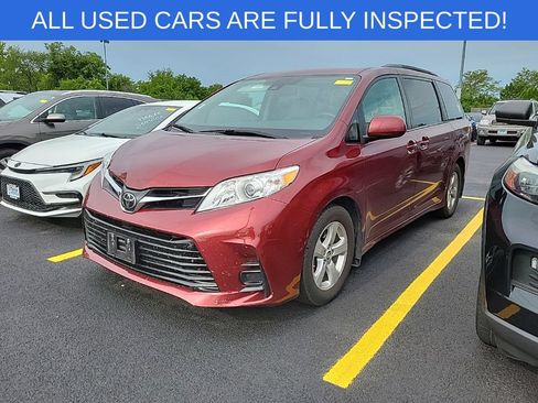 Used 2018 Toyota Sienna LE FWD image 2