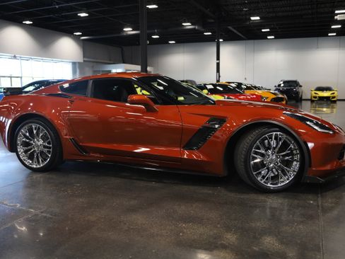 Used 2016 Chevrolet Corvette Z06 w/ 3LZ Preferred Equipment Group RWD image 8