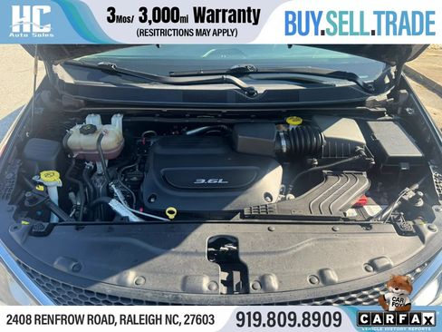 Used 2017 Chrysler Pacifica Limited FWD image 12