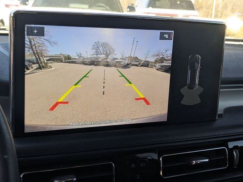 Used 2023 Lincoln Nautilus FWD w/ Premium Package image 16