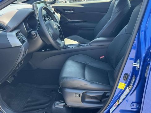 Used 2019 Toyota C-HR Limited FWD image 13