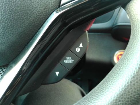 Used 2022 Honda HR-V EX image 38