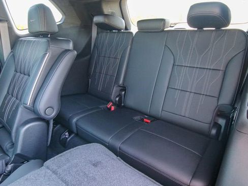 New 2026 Buick Enclave Avenir w/ Super Cruise Package FWD image 29