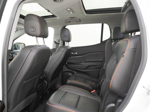 Used 2023 GMC Acadia AT4 w/ Technology Package AWD/4WD image 23
