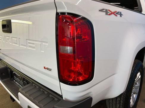 Used 2022 Chevrolet Colorado LT w/ LT Convenience Package image 13