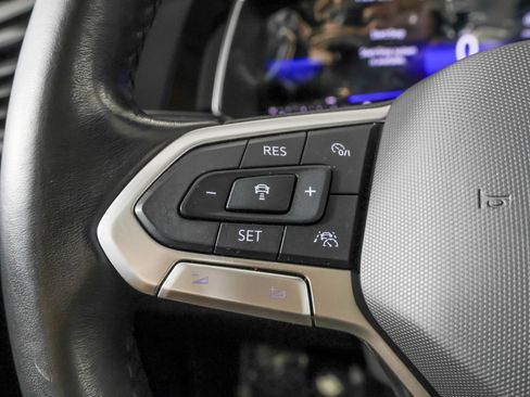 Used 2023 Volkswagen Jetta SE w/ Panoramic Sunroof Package FWD image 28