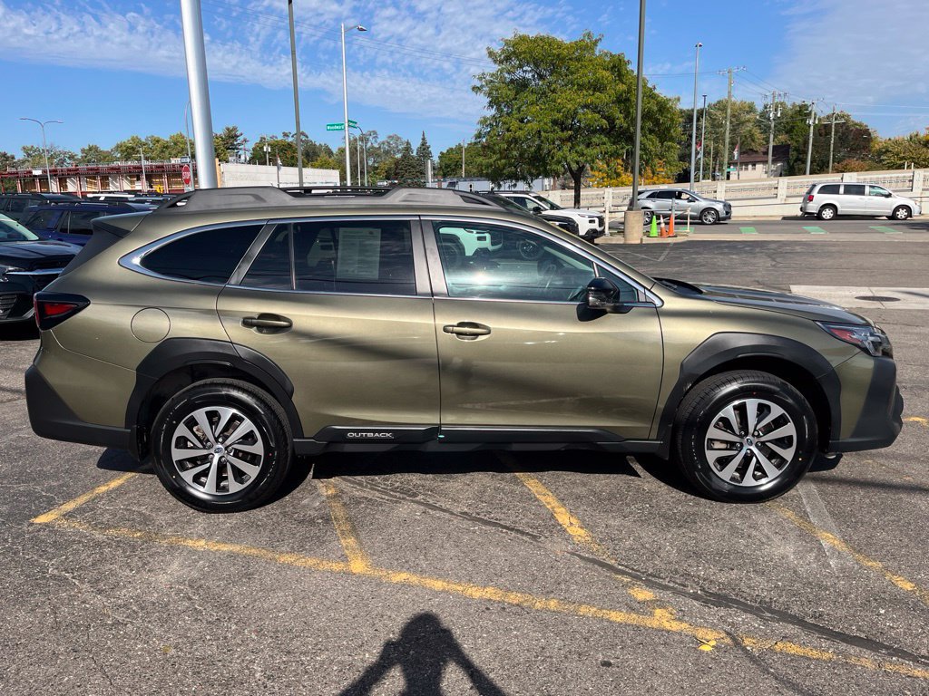 Certified 2025 Subaru Outback Premium w/ Popular Package #1A AWD/4WD image 2