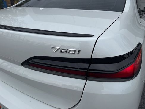 Used 2024 BMW 760i xDrive w/ Premium Package 2 image 7