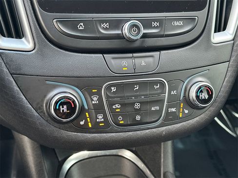 Used 2023 Chevrolet Malibu LT image 23