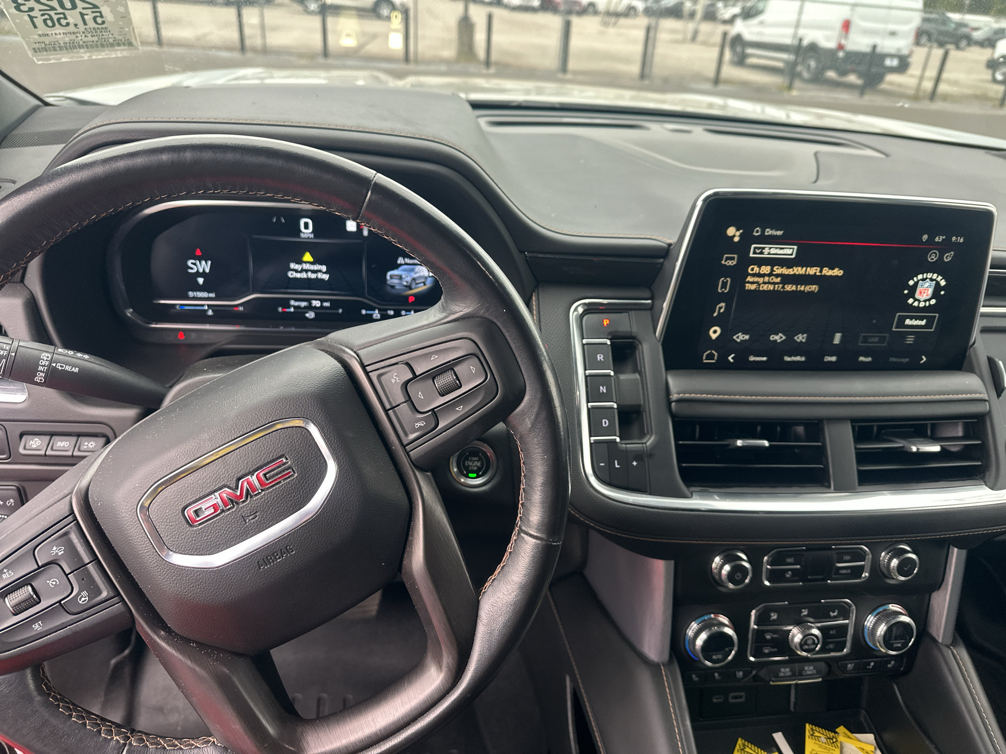 Used 2023 GMC Yukon AT4 w/ Technology Package AWD/4WD image 11