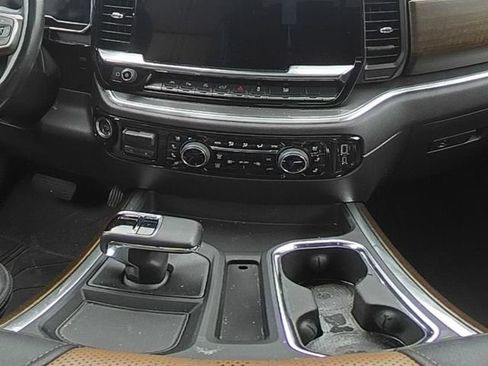 Used 2025 Chevrolet Silverado 1500 High Country AWD/4WD image 26