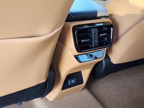 Used 2024 Lexus RZ 300e Premium w/ Accessory Package (Z1) image 27