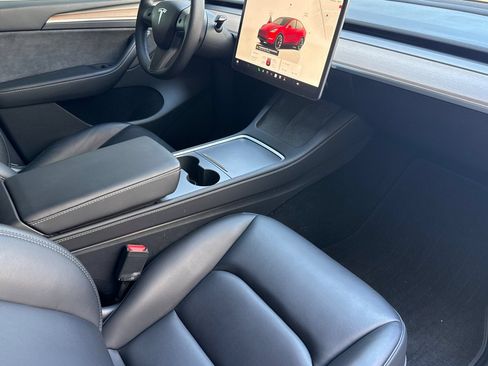 Used 2023 Tesla Model Y Long Range AWD/4WD image 19