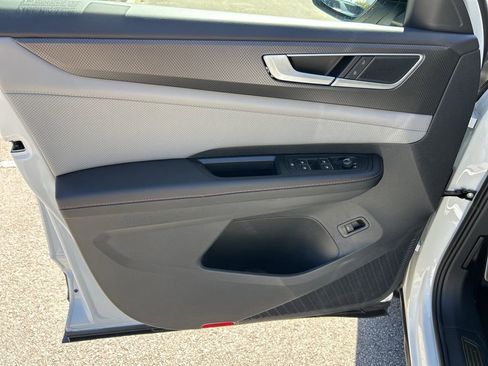 New 2026 Volkswagen Atlas Peak Edition image 17