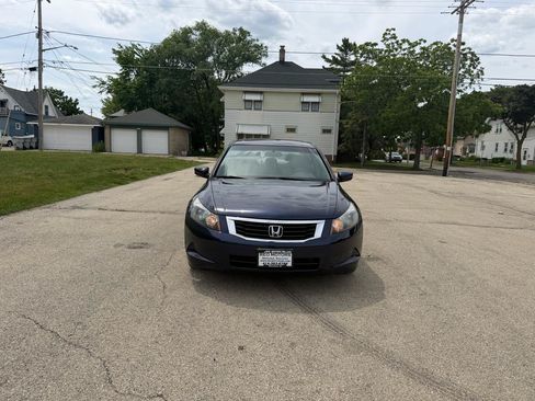 Used 2009 Honda Accord EX image 2