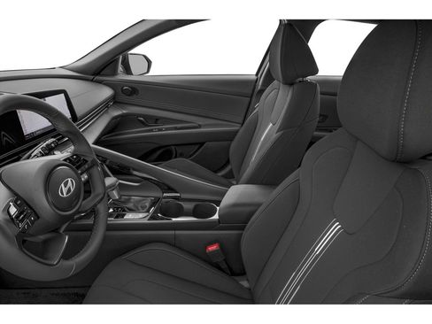 New 2025 Hyundai Elantra SEL image 31