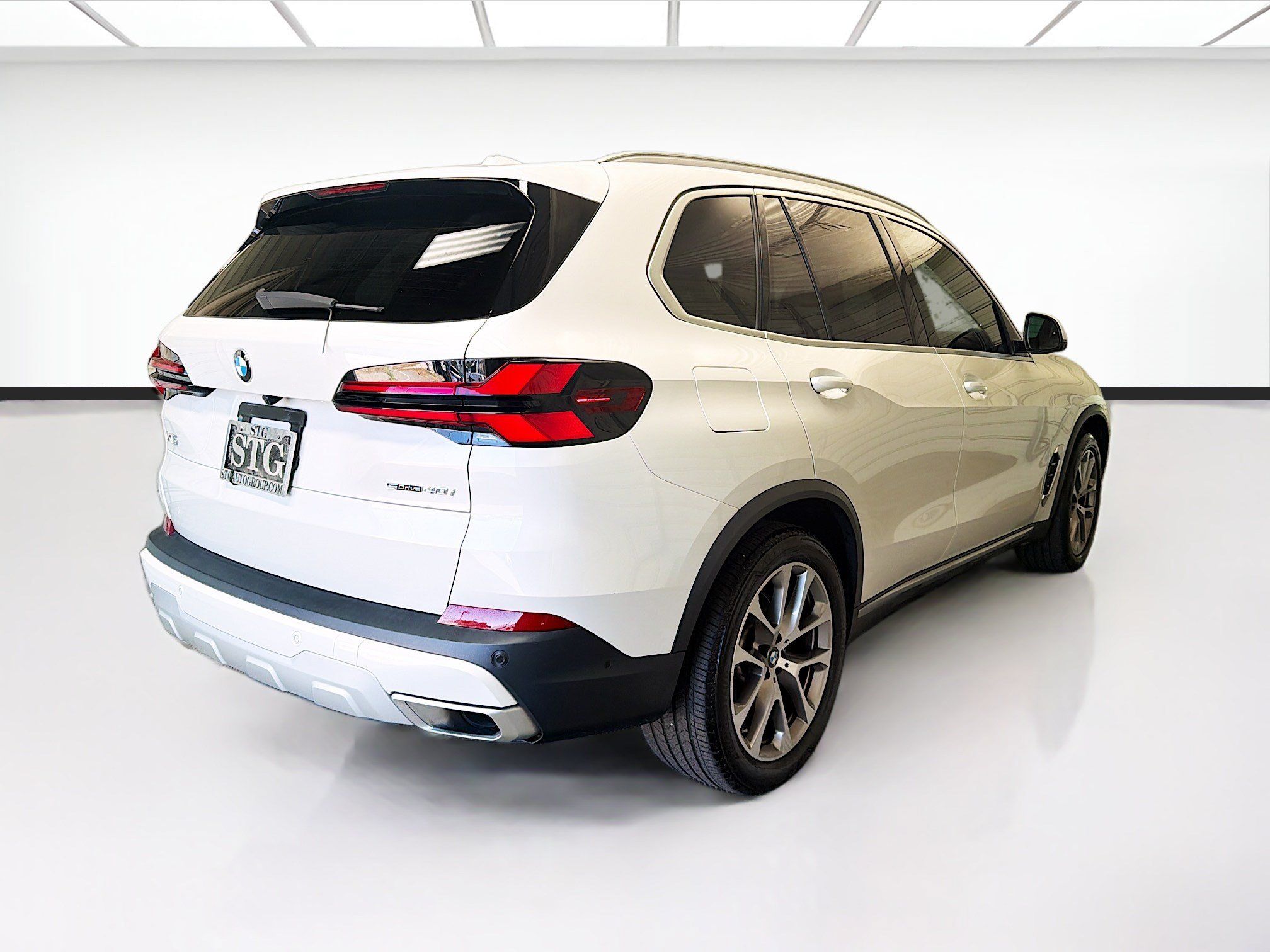 Used 2024 BMW X5 sDrive40i w/ Premium Package RWD image 4