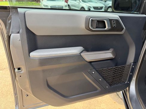 Used 2023 Ford Bronco Black Diamond AWD/4WD image 10