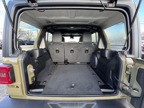 Used 2025 Jeep Wrangler Willys image 5