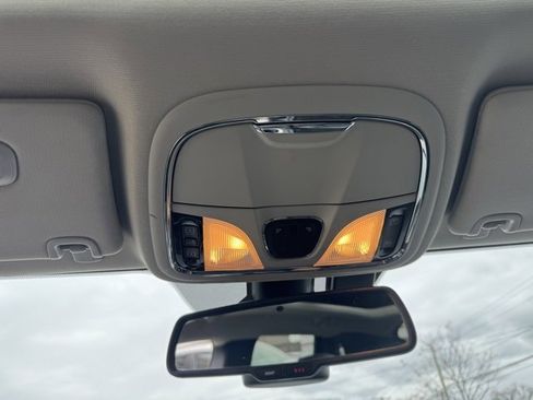 Used 2018 Jeep Cherokee Limited image 20