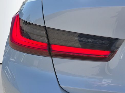 Used 2019 BMW 330i Sedan w/ Premium Package image 11