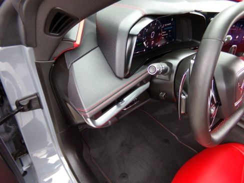 Used 2024 Chevrolet Corvette Stingray Preferred Cpe w/ 2LT image 17