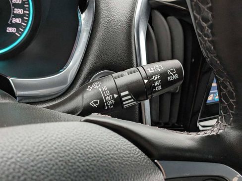 Used 2023 Chevrolet Traverse RS image 27