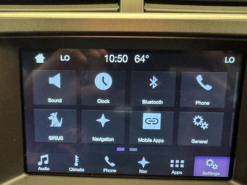 Used 2017 Ford Explorer XLT w/ Equipment Group 202A AWD/4WD image 31