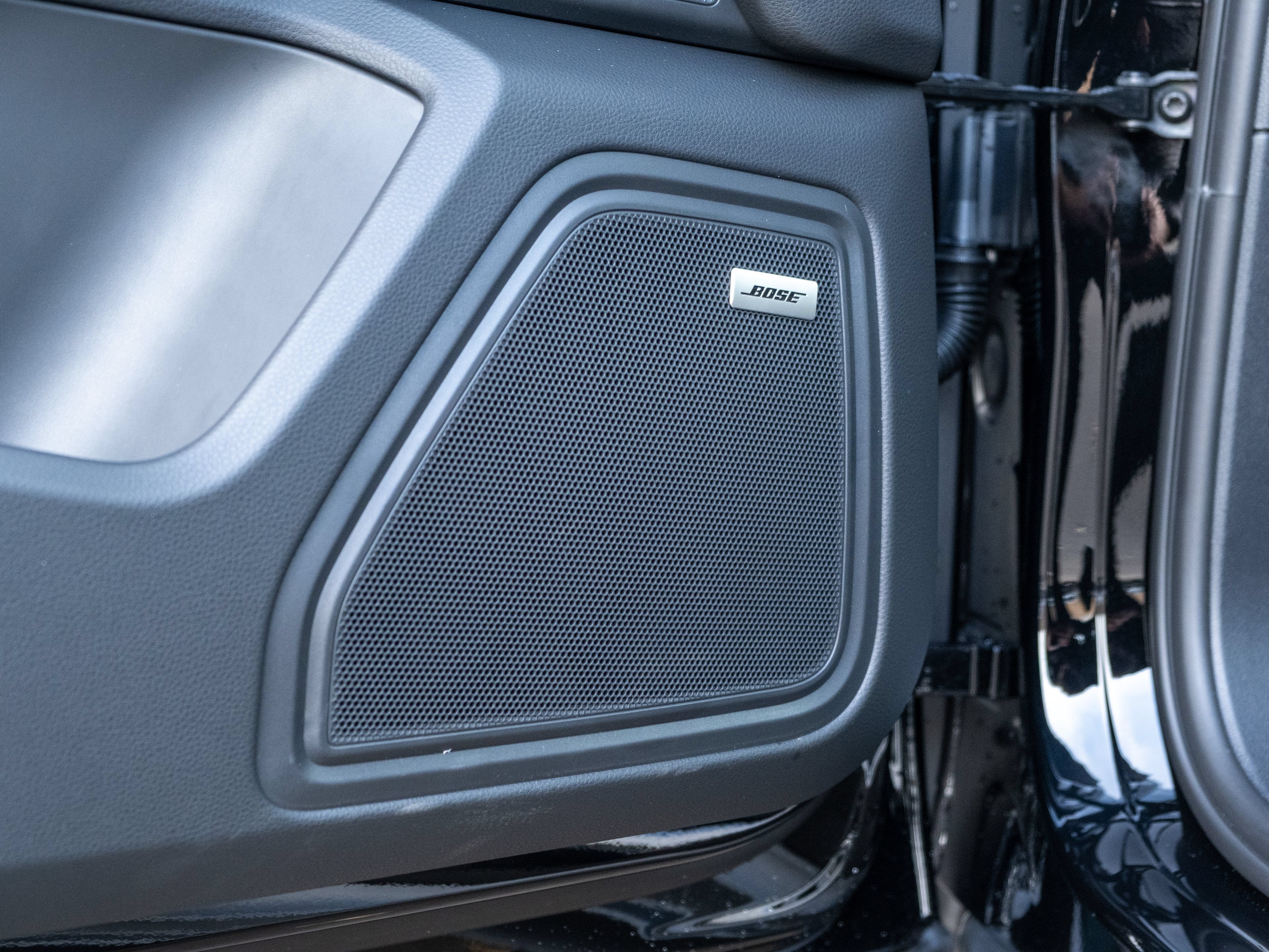 Certified 2026 Porsche Macan Turbo AWD/4WD image 44