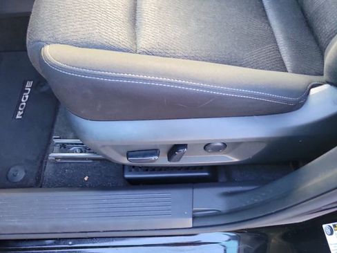 Used 2024 Nissan Rogue SV image 16