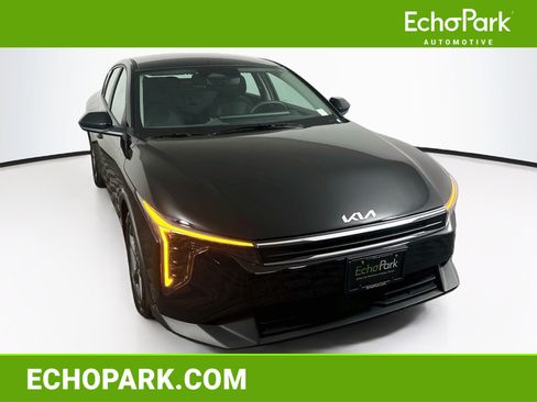 Used 2025 Kia K4 FWD image 1