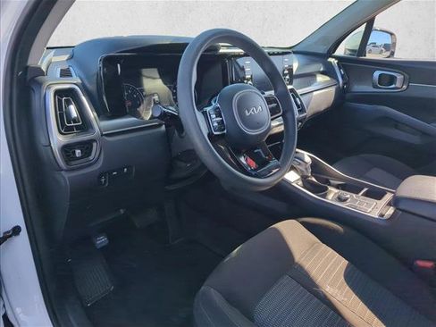 Used 2023 Kia Sorento LX image 11