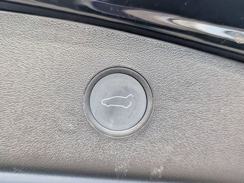 Used 2022 Tesla Model 3 image 11