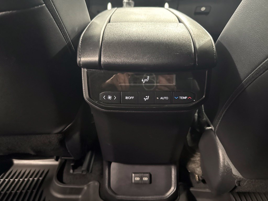 Used 2023 Toyota Highlander XSE AWD/4WD image 22