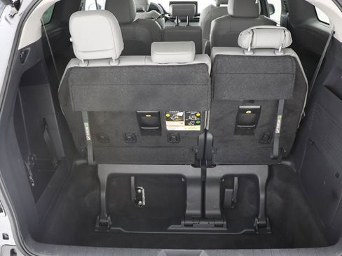 Used 2025 Toyota Sienna XLE FWD image 28
