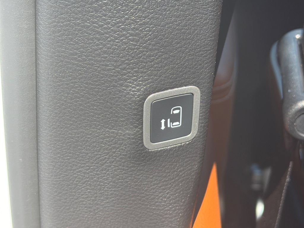 Used 2026 Chrysler Pacifica Pinnacle FWD image 24