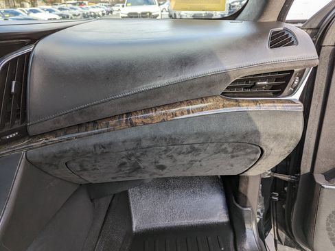 Used 2016 Cadillac Escalade Platinum image 35