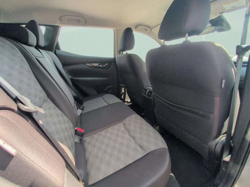 Used 2021 Nissan Rogue Sport SV FWD image 30