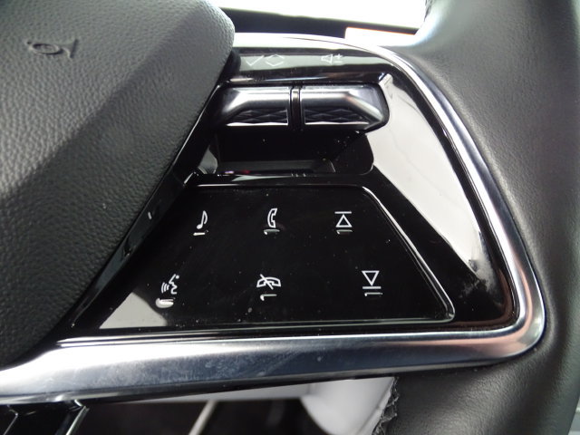 Certified 2024 Cadillac Lyriq Luxury w/ LPO, Floor Liner Package AWD/4WD image 8