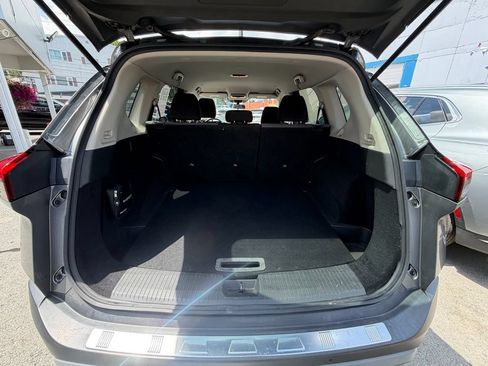 Used 2023 Nissan Rogue SV AWD/4WD image 10