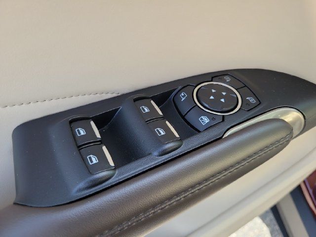 Used 2017 Lincoln MKC Reserve w/ Lincoln MKC Climate Package AWD/4WD image 10