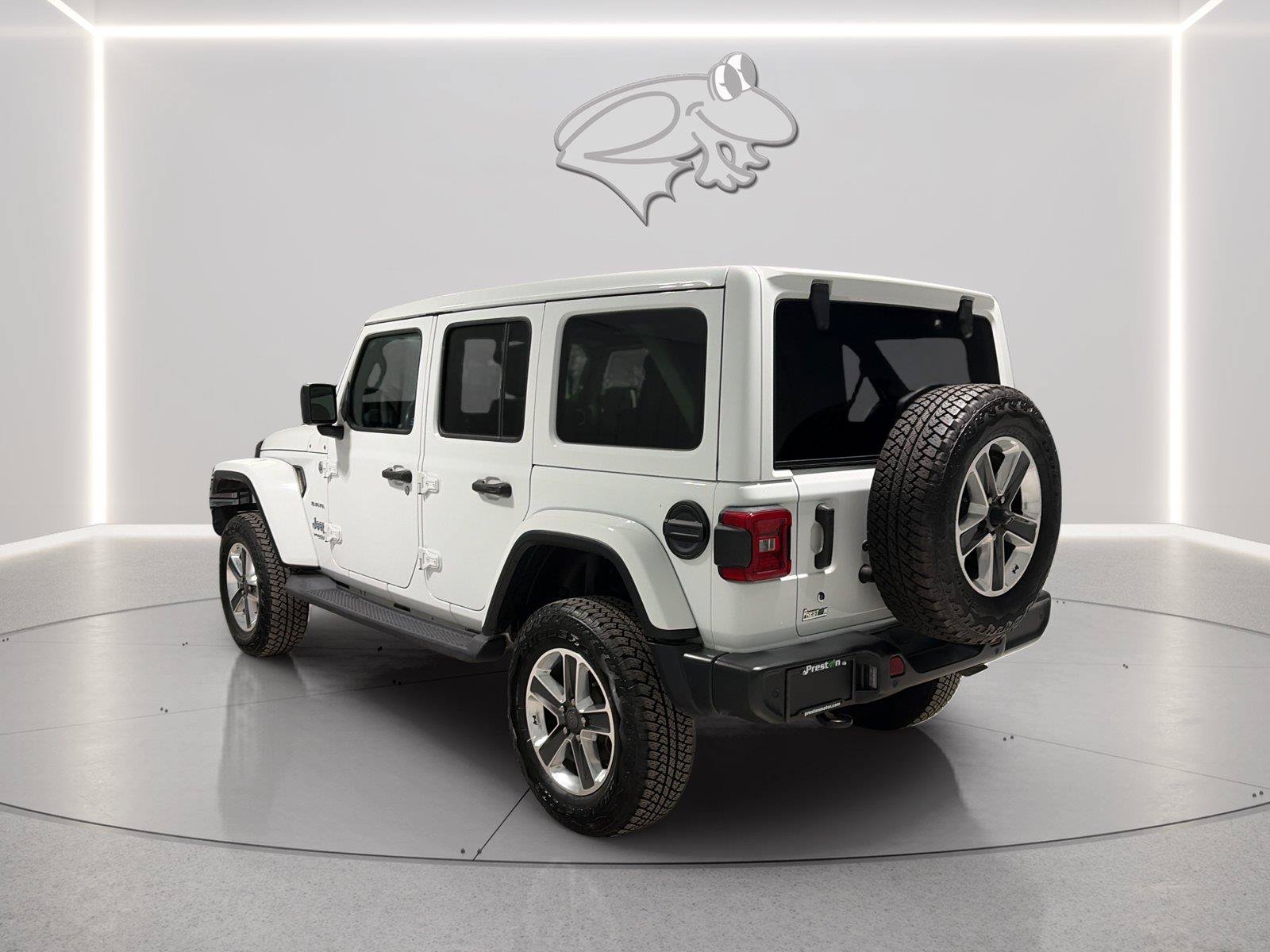 Used 2019 Jeep Wrangler Unlimited Sahara w/ Safety Group AWD/4WD image 3