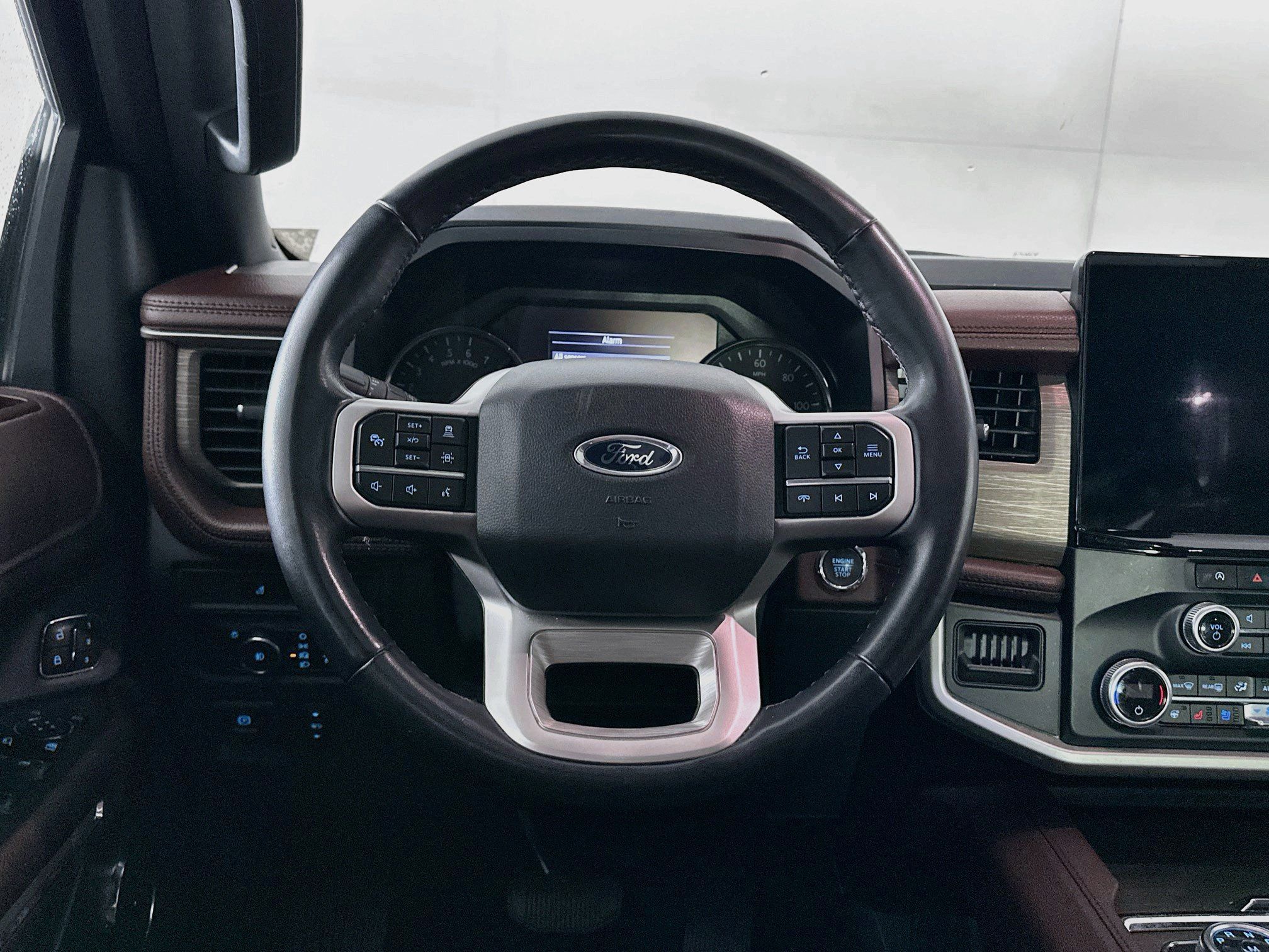 Used 2024 Ford Expedition Limited RWD image 18